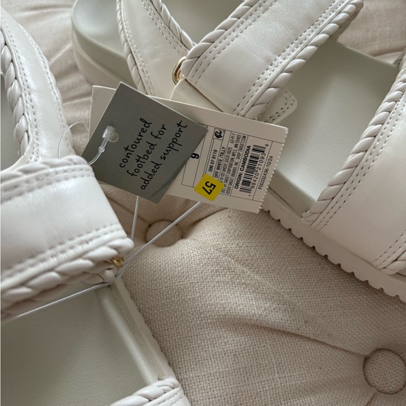 NEW a new day White Sandals with Gold Accents Size 9 - Picture 3 of 6